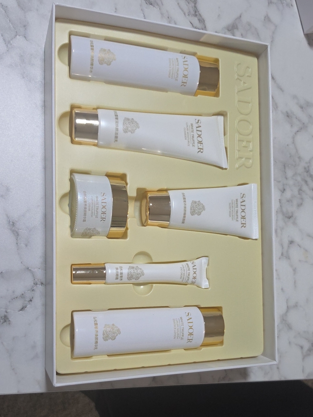 White & Gold Bath & Body Moisturizer Set for Women